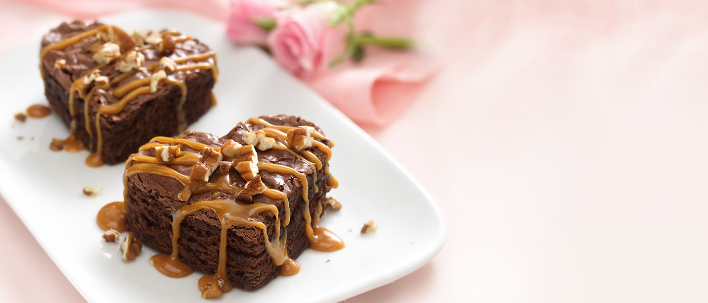 Caramel drizzled brownie hearts