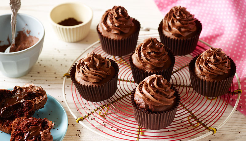 Easy Chocolate Cupcakes with Icing Recipe