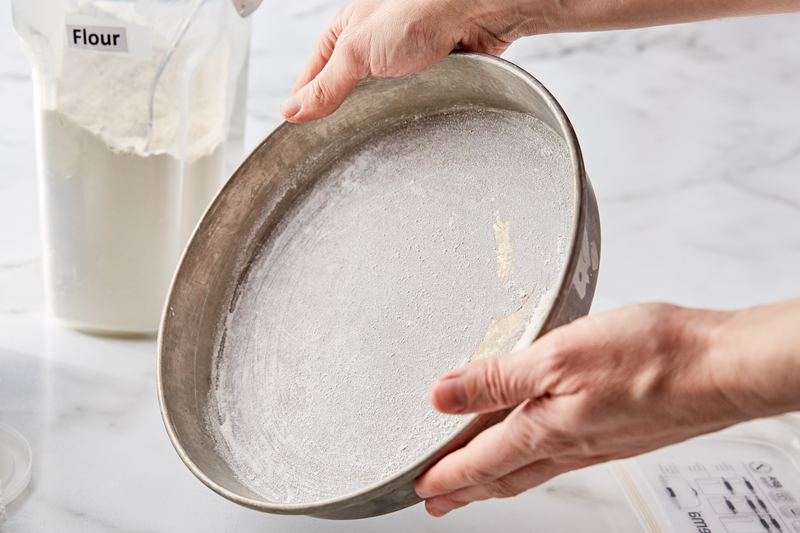 How to Grease a Baking Tray