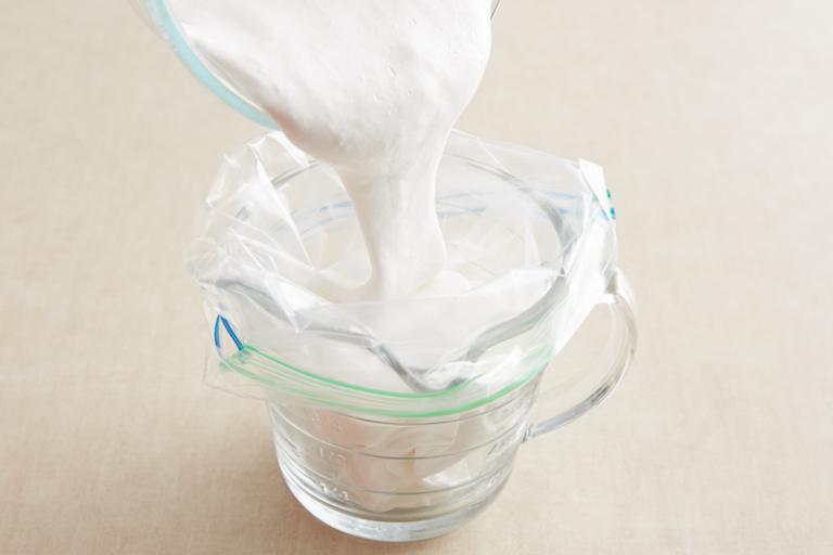 How to Use Reusable Piping Bags Baking Tips Betty Crocker UK