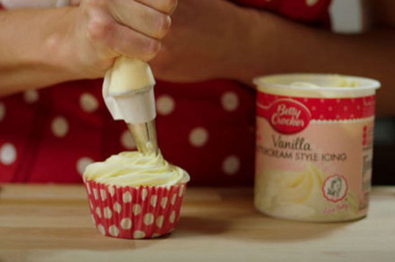 How to Do a Cupcake Swirl