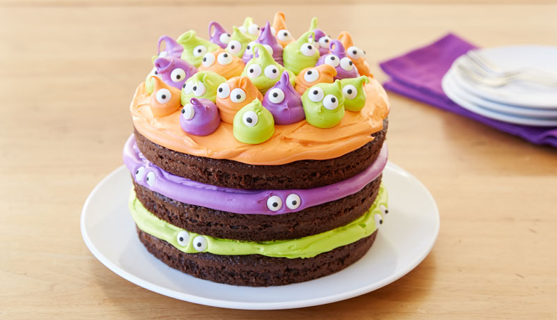 Spooky Eyeball Halloween Cake